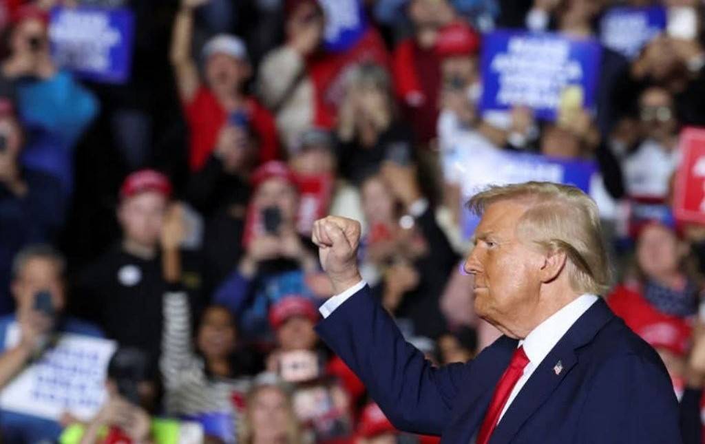 پێگەی جەماوەریی ترەمپ بۆ نزمترین ئاست دابەزیووە